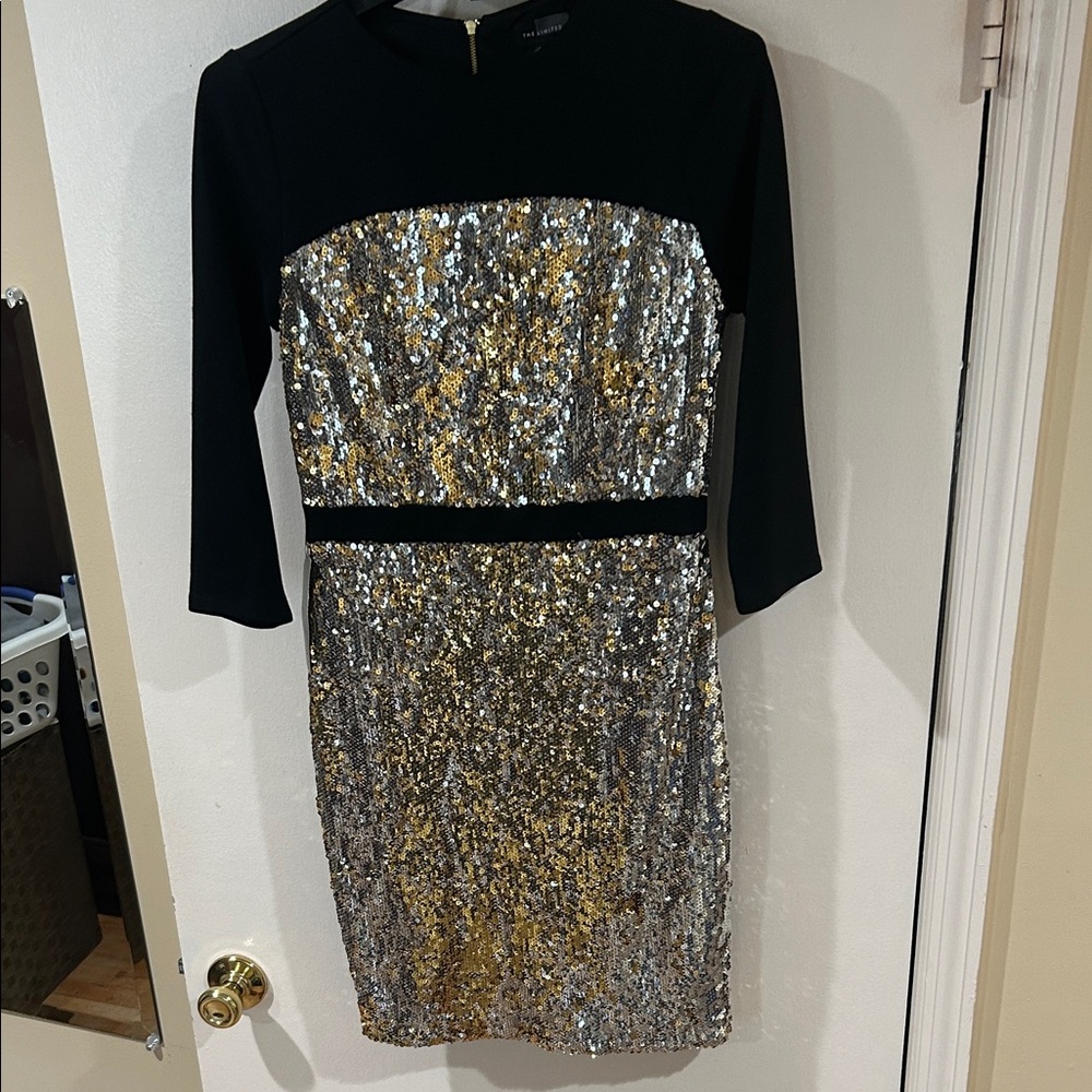 Elegant Black and Gold Sequin Dress
